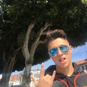 Meet your Posher, Daniel